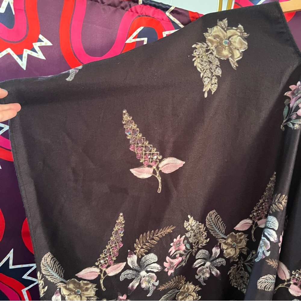Ted Baker Soft Floral Cape Shawl Flowers Black Patterned Printed Kimono Poncho - Picture 10 of 14